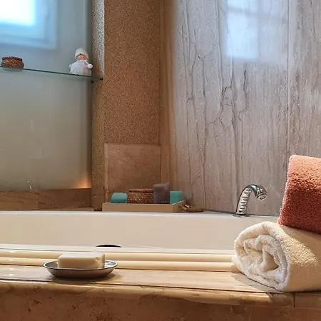 La Casa De Margarita Y Sisco, Avec Piscine カルカソンヌ